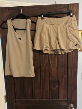 Diadora Beige Athletic Tank Top and Skort Set
